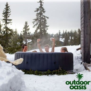 MSpa-Aurora-6-Person-Hot-Tub-U-AU061-Family-in-Backyard-with-Snow